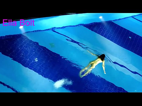 ❤️ Abdi teu tiasa ngeureunkeun nonton, pirang ngora bray ngojay buligir di ELLA bolt Resort kolam renang ❤❌ video sex dina su.sexvideosex.top ❌❤